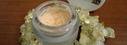 Моя маленькая помощница-база Pupa "Smoothing and Fixing Eye Primer"