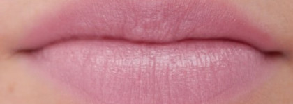 Вне времени. Бестселлеры Mac: Mac Blankety lipstick (Amplified Creme finish) и Mac Angel lipstick (Frost finish)