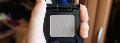 Припудрим брови с Inglot freedom system  brow powder square 560