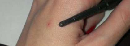 И дорисует, и раскрасит. Mac Eye Brows Crayon Les Sourcils Stud