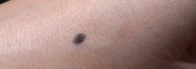 Вы его видите? И я его не вижу, а он есть - консилер Estee Lauder Double Wear Stay-in-Place Flawless Wear #1 Light