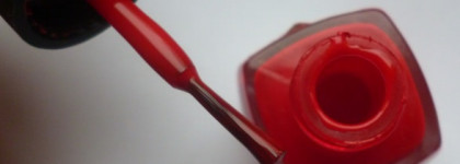 Чистый красный INM Out the Door nail lacque #112 The flaring red