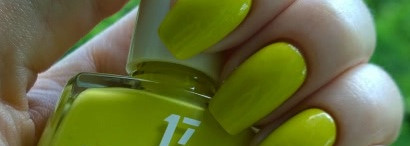 Маникюр в цвет телефона с лаком Seventeen supreme nail enamel #147