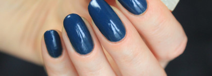 Букет из осенних листьев на ногтях