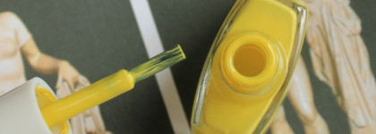 Афродита в маникюре с лаком Seventeen Supreme Nail Enamel #147