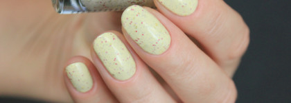 Шесть желтых лаков с красными крапинками, специально для палитры Эндрю Маккарти