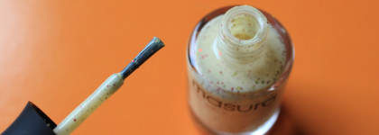 Шесть желтых лаков с красными крапинками, специально для палитры Эндрю Маккарти