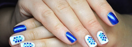 Праздничный синий маникюр