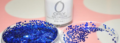 Праздничный синий маникюр