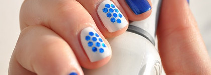 Праздничный синий маникюр