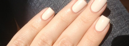 OPI - My Vampire Is Buff E82