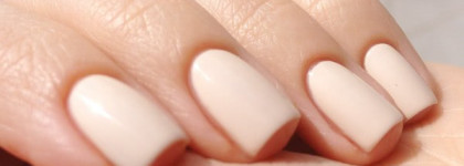 OPI - My Vampire Is Buff E82