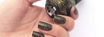 China Glaze Nail Lacquer #Bat My Eyes Halloween 2013 Monster's Ball Collection