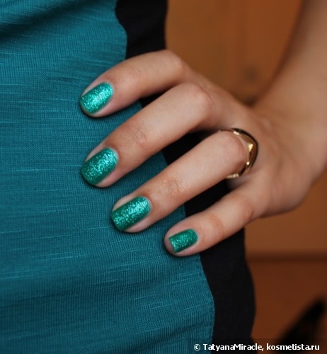 Маникюр в бирюзовых тонах с Color Club #899 Untamed Luxury & Golden Rose Color Expert #55