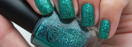 Маникюр в бирюзовых тонах с Color Club #899 Untamed Luxury & Golden Rose Color Expert #55