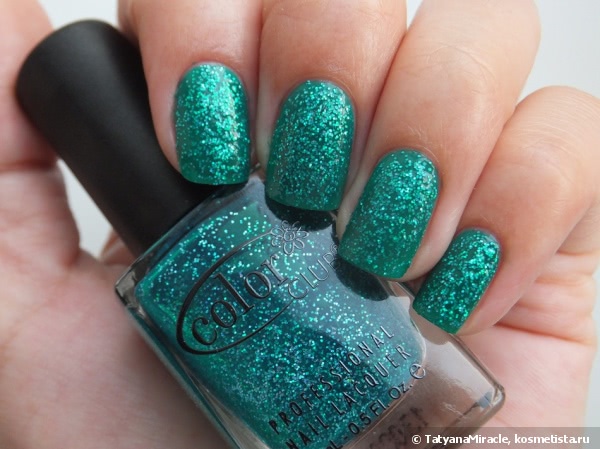 Маникюр в бирюзовых тонах с Color Club #899 Untamed Luxury & Golden Rose Color Expert #55