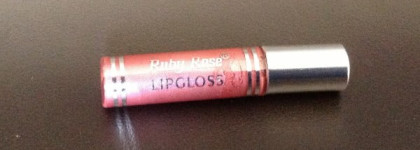 Блески для губ от Givenchy, Ruby Rose, Essence и Benefit