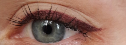 Красное бургундское Holika Holika Jewel-light Waterproof pencil в оттенке 15 - Burgundy Garnet