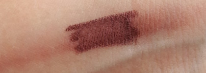 Красное бургундское Holika Holika Jewel-light Waterproof pencil в оттенке 15 - Burgundy Garnet