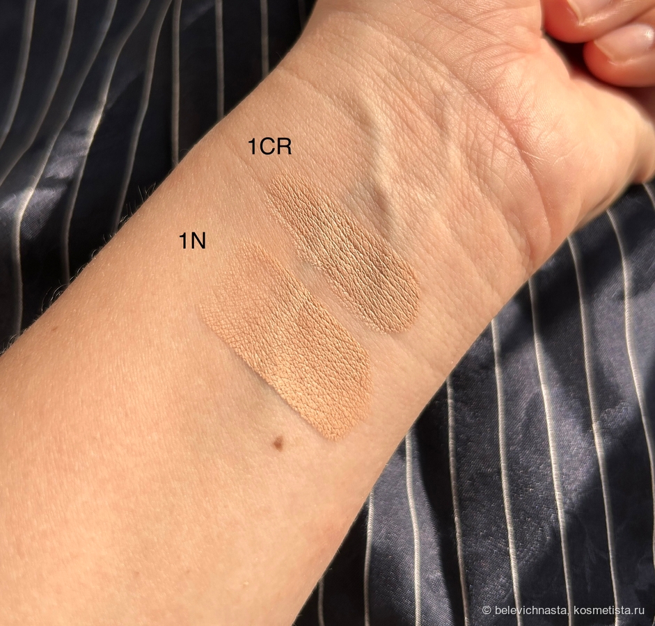 Дневной свет. Свотчи у окна.