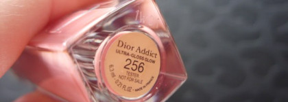 Разочарование от Диор-блеск для губ Dior Addict Ultra Gloss №256 negligee pink