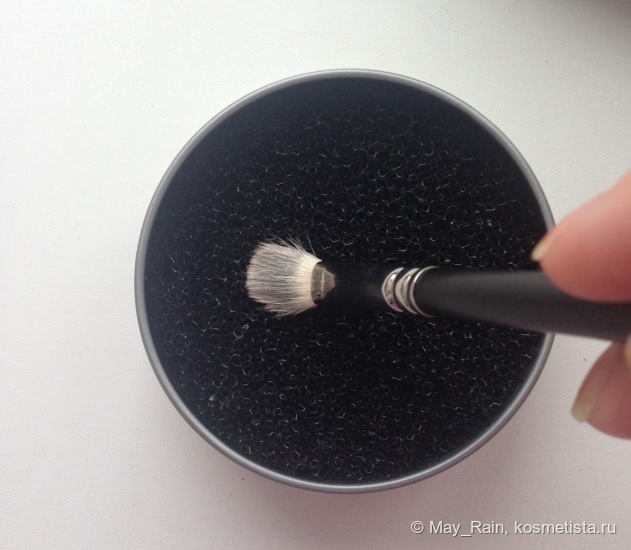 Очередная приблуда или действительно полезная штука? Makeup brush dry cleaner sponge Manly Pro