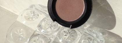 Рабочая лошадка практически для каждого макияжа. Mac Quarry