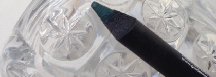 Еще один хороший продукт от Golden Rose - dream eyes eyeliner