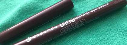 Пополнение моей карандашной коллекции - два карандаша для глаз от фирмы Essence - Berry Merry и Rocking' Taupe