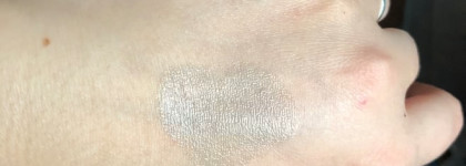 Губная помада Essence Colour Up! Shine On! в двух оттенках - #01 Polished Stone и #13 Steal the Show