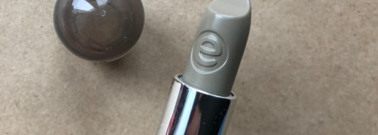 Губная помада Essence Colour Up! Shine On! в двух оттенках - #01 Polished Stone и #13 Steal the Show