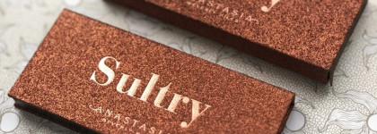 Когда сияют не только тени, но даже упаковка. Тени Anastasia Beverly Hils Sultry