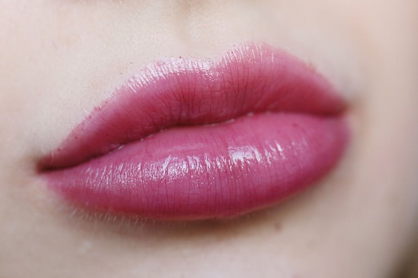 Chanel Rouge Coco Shine Hydrating Sheer Lipshine #96 Aura, Estee Lauder Pure Color Envy Sculpting Lipstick #450 Insolent Plum