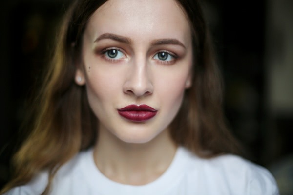Помады MAC Matte Lipstick в оттенках Styled In Sepia, Heroine, Living Legend из коллекции The Matte Lip Collection
