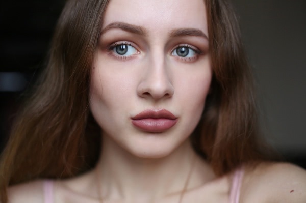 Помады MAC Matte Lipstick в оттенках Styled In Sepia, Heroine, Living Legend из коллекции The Matte Lip Collection