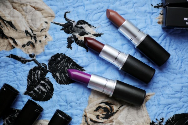 Помады MAC Matte Lipstick в оттенках Styled In Sepia, Heroine, Living Legend из коллекции The Matte Lip Collection
