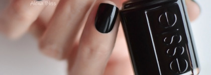 Осень в черном с Essie nail polish #56 Licorice и немного золота Sophin Virtual Effect #326
