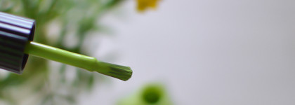 Самый летний зеленый - маникюр с Yves Saint Laurent Summer Look 2017 La Laque Couture Jungle Green #87