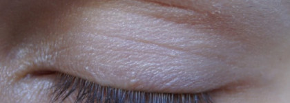 Тени для век Rimmel London Glam'Eyes Mono Eye Shadow. Оттенок 100 Glam Ice White