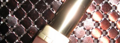 Бежевая, плотная, зимняя - Estée Lauder Pure Color Long Lasting Lipstick, оттенок 12 (Beige)