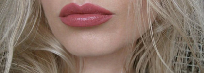 Два взгляда на румяные губы. Shiseido Perfect Rouge RD732 Blush и Dior Addict Lipstick 353 Blush