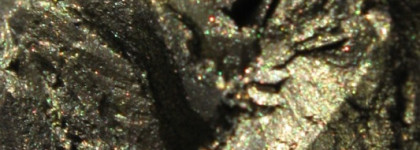 Кремовая подводка YSL Eyeliner Effet Faux Cils в оттенках 3 Noir Bronze и 5 Noir Burlat, а также кисти, которыми я её наношу: YSL Eyeliner Brush и Artdeco Eyeliner Brush