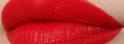 Красная матовая помада: Make Up Factory Mat Lip Stylo 29 Pure Red (Mat Wanted Collection)