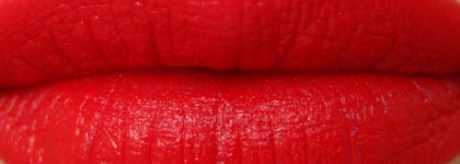 Красная матовая помада: Make Up Factory Mat Lip Stylo 29 Pure Red (Mat Wanted Collection)