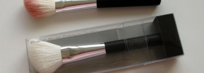 Новые кисти Artdeco Brushes Premium Quality с сюрпризами: Blusher Brush - для румян, Eyeliner Brush - для подводки, Blending Brush - для растушёвки теней