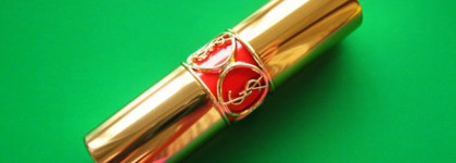 Рябина на губах с YSL Rouge Volupté 15 Extrême Corail (Extreme Coral)