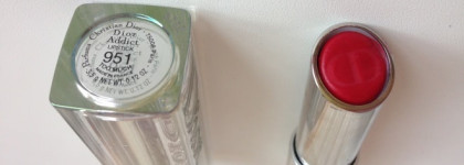 Неоднозначный Dior Addict Lipstick Hydra Gel Core Mirror Shine в отенке #951 Too Much