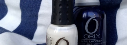 Бело-синий маникюр