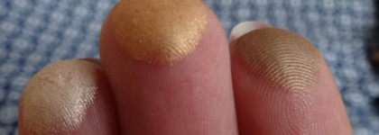 Новый житель моей косметички Shiseido Luminizing Satin Eye Color Trio BR209 Voyage