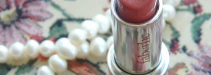 Увлажняющая губная помада "Воздушный поток" (оттенок № 4193 Персиковый воздушный) от Faberlic